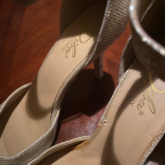 Diba London Gold Heels - Picture 4 of 7